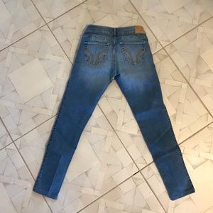 Hollister medium wash skinny jean